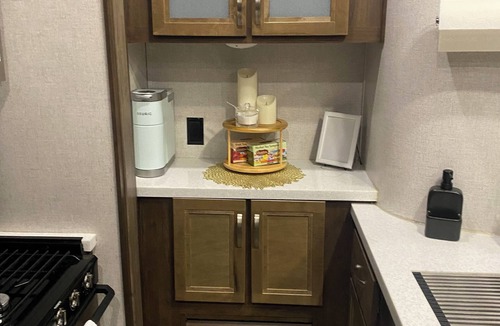 Bayshore Gardens House | Minutes from Siesta Key Beach, Nathan Benderson Park Pool, WiFi, & Resort Amen