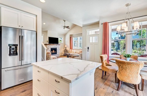 Century West House | Minutes to Deschutes River Trail with Hot Tub & Fire Pit!