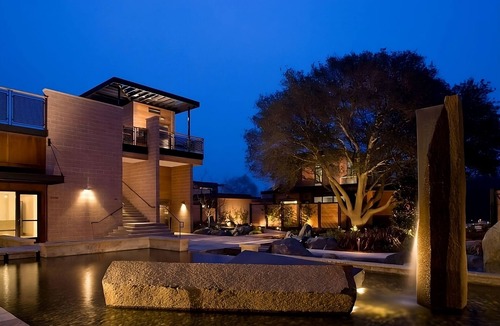 Yountville House | Minutes to Hailstone Vineyards and Napa Valley Balloons! Rooftop Pool, Parking!