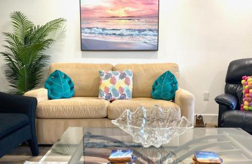 Iona Apartment | Minutes to Sanibel with Heated Pool, Tennis and Beach Gear