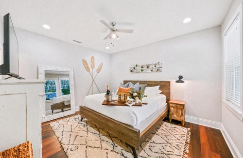 Old Seminole Heights House | Minutes to Tampa Fun Private Pool & Spa Getaway