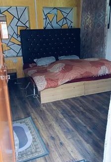 Laripora House | Mir guest house