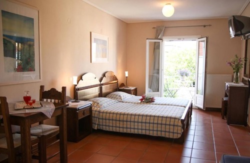 Galaxidi House | Mira Mare Hotel
