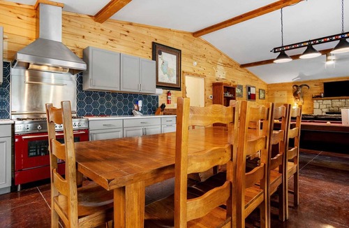 Leakey Cabin | Miracle Springs Ranch Lodge