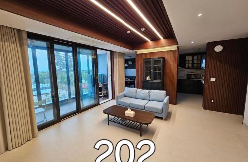 Yeongjong-dong Villa | Miracle Suite House 1