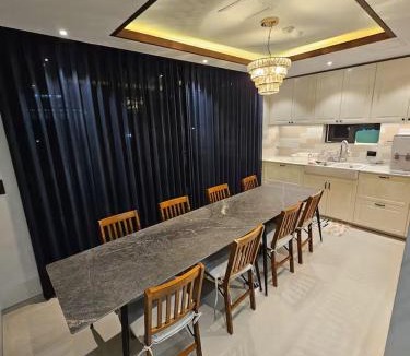 Yeongjong-dong Villa | Miracle Suite House 1