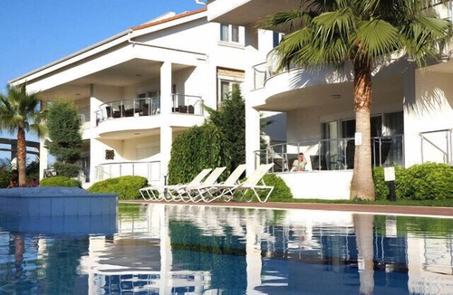Side Apartment | Mirage C 1, ground floor private 2 bed home in popular community