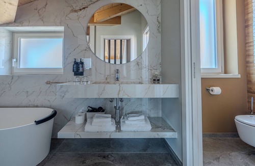 Calchera-Frontale Bed & Breakfast | Miramontino Mountain Suite & Spa