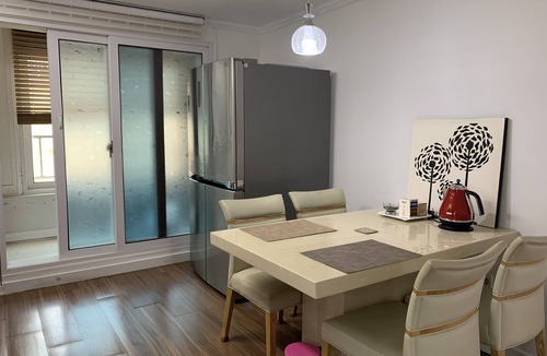 Jeonju Apartment | Miranda House 402 번화가에 위치한 조용하고 편안한 집n단기 업무출장 또는 전주를 즐기기에 적합한 곳!n한옥마을, 혁신도시 10분n