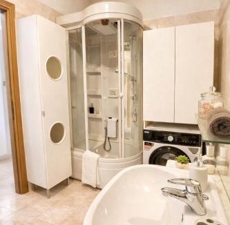Binasco Apartment | Mirasole Home Casa Vacanze Accogliente a Binasco