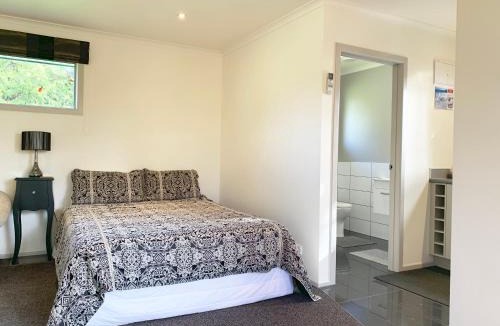 Hokitika Apartment | Mirror Creek Holiday Cottage