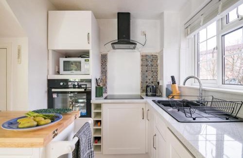 Acton House | Mirrored Reflections