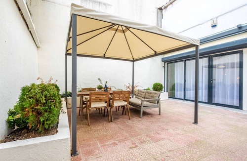 Nisantasi Apartment | Missafir Studio Flat w/Backyard in Nisantasi