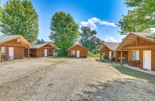 Waumandee Apartment | Mississippi River Basecamp! Studio 24 Mi to Winona