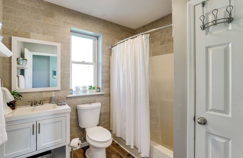 Imperial House | Missouri Wine Country Retreat w/Hot Tub & BBQ