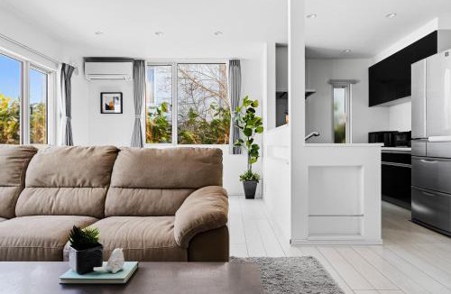 Teine House | Mist