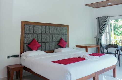 Pallivasal Bed & Breakfast | Misty Bush Munnar - Deluxe Double Room