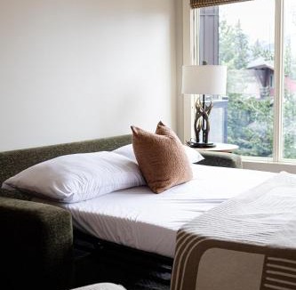 Canmore Apartment | Misty Mountain- Premium 2 Bedroom Mountain View