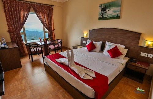 Moolakadai Hotel | Misty Mountain Resort