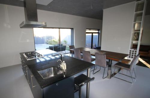 Elgin Villa | Misty Mountain