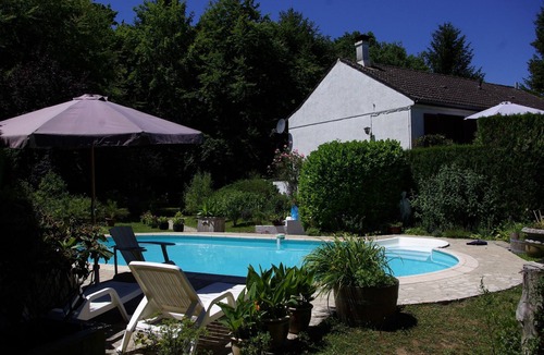 Thury House | mit Garten, Grill und Terrasse by Interhome