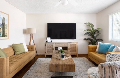 Pointe Scottsdale House | Mitchell Retreat/min to Oldtown Scottsdale with pool, spa and ball court!
