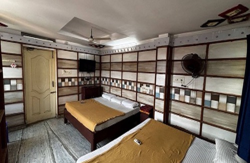 Arumbakkam Hotel | MJ Gust House