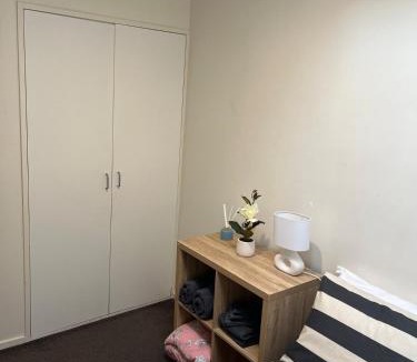 Queenstown Apartment | MKM Double Room - Shared Apartment with Host Couple