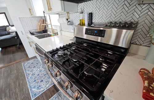 Lakeview House | ML 5Star Escape NY™ Luxury Family Oasis Near JFK, Queens & NYC Pet Friendly