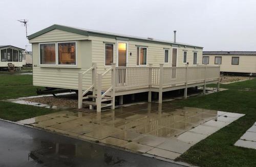 Chapel Saint Leonards Apartment | ML23 8 BERTH CARAVAN GOLDEN PALM CHAPEL ST LEONARDS
