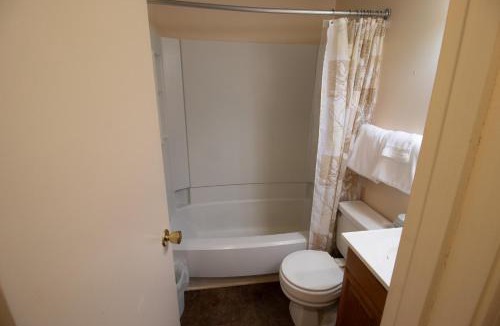 Edray Apartment | ML315 Budget Friendly Next To Slopes No Frills AFFORDABLE