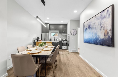 Canmore House | ML4- Canmore Oasis- A/C, Private Rooftop hot tub, Amazing view, 3BR, sleeps 8