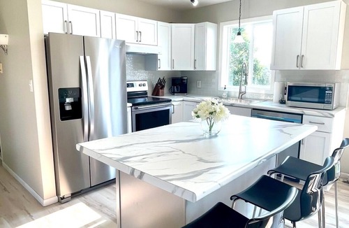 Rochester House | MN Comforts The Heart 4Bd/2Bth, 12min to Mayo