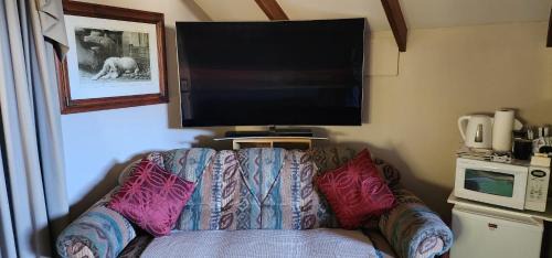 Bluff Hill Bed & Breakfast | MnM's BnB