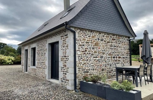 Saint-Quentin-les-Chardonnets Cottage | Modern & comfortable cottage with private terrace, perfect for 2 in Normandy