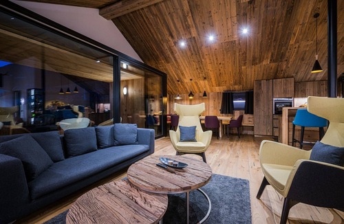 St. Valentin auf der Haide Ski Chalet | Modern Holiday Apartment Chalet Ortles with Mountain View and Wi-Fi