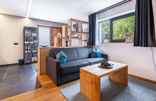 St. Valentin auf der Haide Ski Chalet | Modern Holiday Apartment Chalet Ortles with Mountain View and Wi-Fi