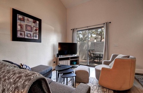 Tempe Condo | Mo's Mellow Manor