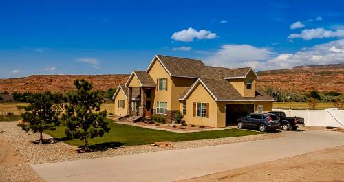 Moab South Valley House | Moab Desert Home, 4 Bedroom Private House, Sleeps 10, Pet Friendly