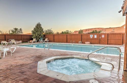 Moab South Valley House | Moab Townhome w/Pool Access + Stunning Mtn Views!