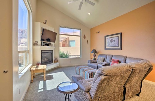 Moab South Valley House | Moab Townhome w/Pool Access + Stunning Mtn Views!