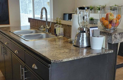 Williamsford Apartment | Moana and Maple Country escape, close to X-C skiing and 50 min to Blue Mountain.
