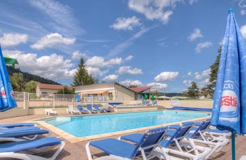 La Chapelle-devant-Bruyeres House | Mobile Home for 4 with Terrace - Fully Equipped Kitchen
