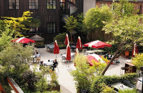 Les Puces de Saint-Ouen Hotel | MOB HOTEL Paris Les Puces