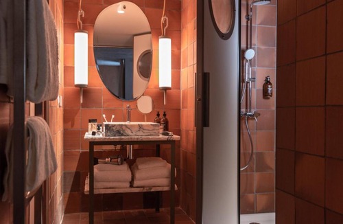 Les Puces de Saint-Ouen Hotel | MOB House