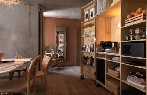 Les Puces de Saint-Ouen Hotel | MOB House