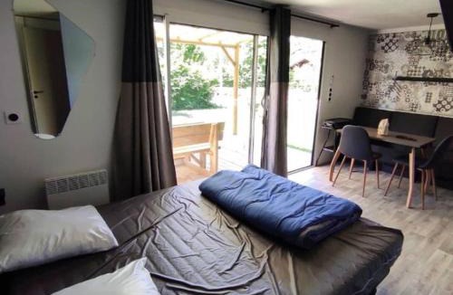 Challes-les-Eaux Other | Mobil-home 20m² avec Terrasse - 1 Chambre, 2 Personnes - API-1-52-1269