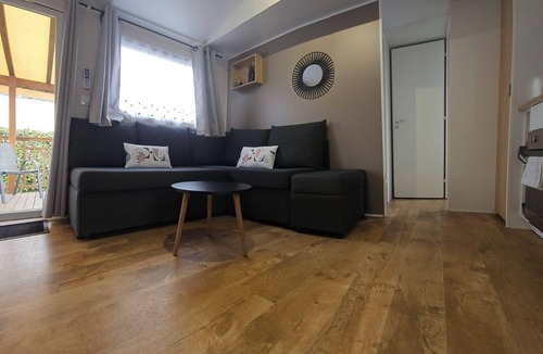 Condrieu House | Mobil Home Dans un Camping 4 Étoiles, au Porte du Mont Pilat alt 1400m