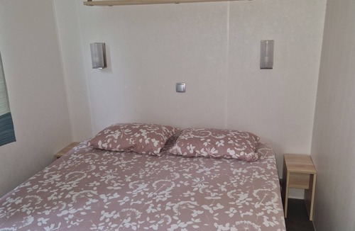 Chateauneuf-de-Galaure House | Mobile home in a 4* campsite Fun water park, slides, play area.