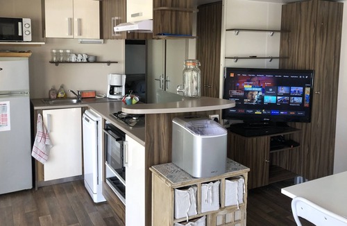 La Rouviere House | Mobile home in domain with entertainment